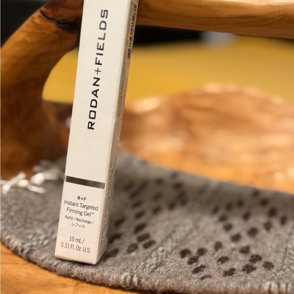 Rodan + Fields Firming Gel - White